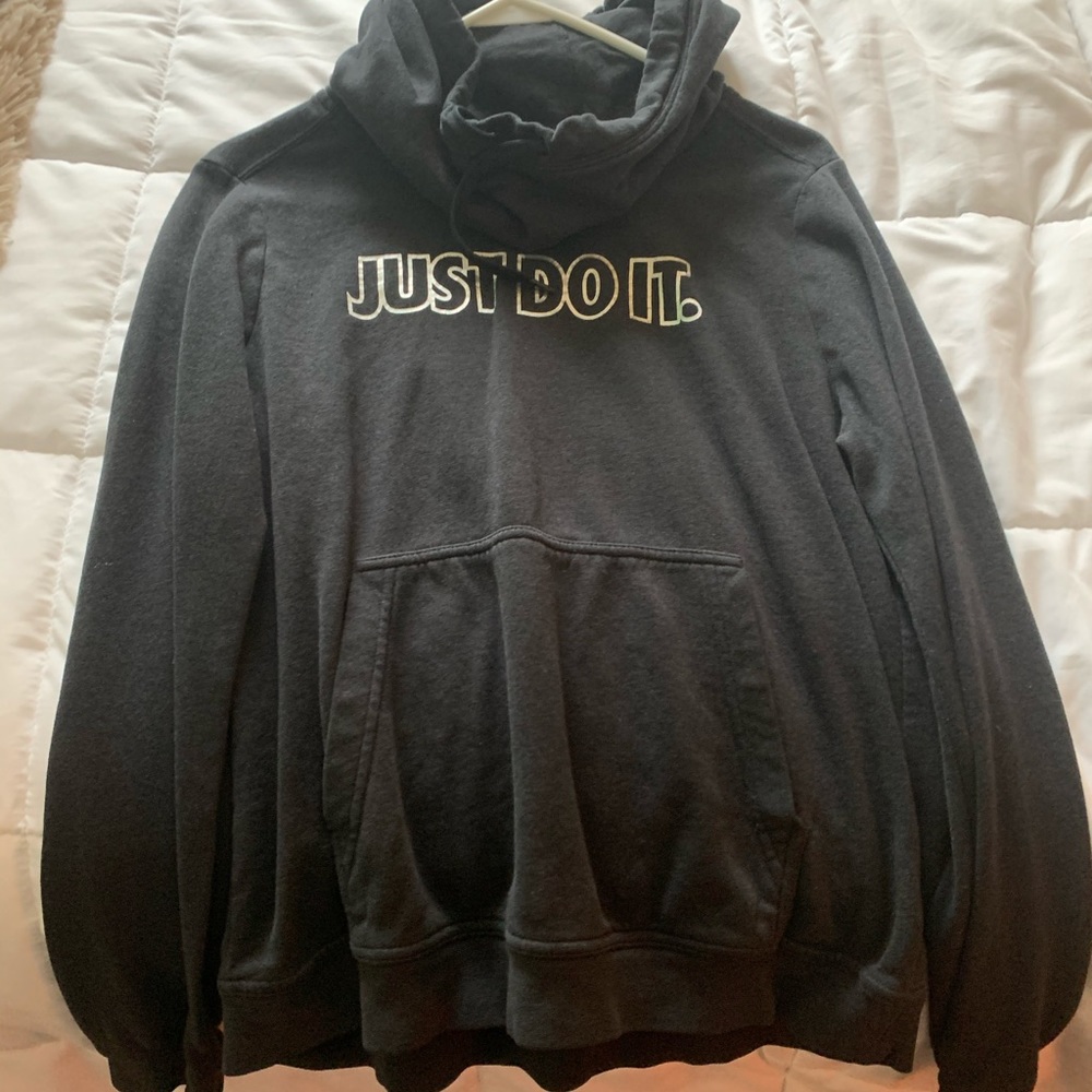 nike pull over hoodie
